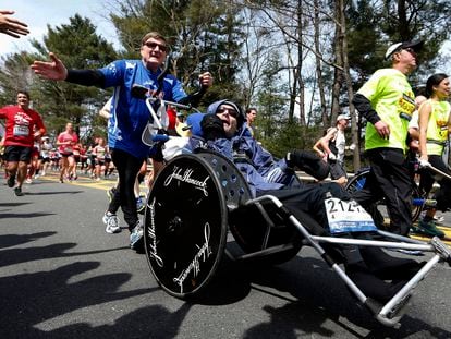 Dick y Rick Hoyt, en el maratón de Boston de 2013.