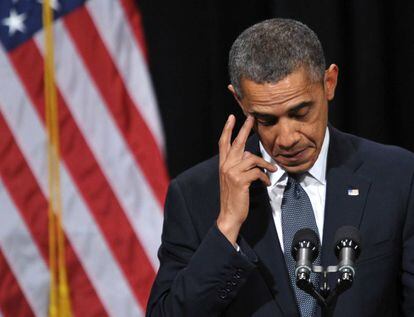 El presidente Obama se emociona durante el discurso que dio en Newtown en memoria de las víctimas. "No podemos tolerar tragedias como esta", dijo.