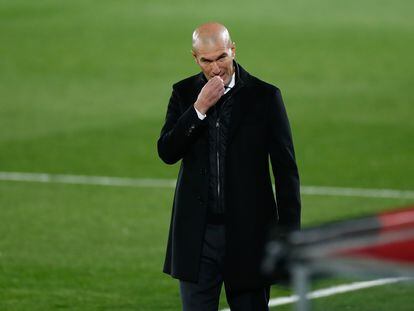 Zinedine Zidane, durante el partido contra el Alavés en el Alfredo di Stéfano.