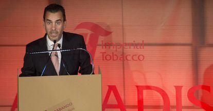 Juan Arrizabalaga, presidente de Altadis, en el congreso del contrabando de tabaco en Sevilla.
