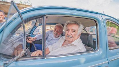 El presidente de Brasil, Lula da Silva, y el exmandatario de Uruguay José Mujica, en Montevideo.