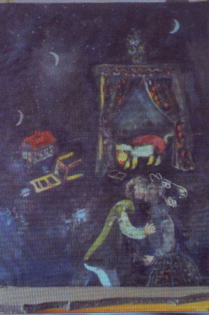 Una pantalla muestra una obra de Marc Chagall, de la colección recuperada en Múnich,