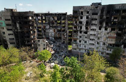 Edificios residenciales destrozados en Mariupol el 11 de mayo de 2022. 