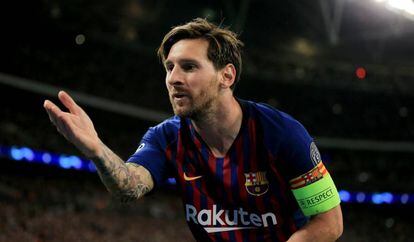 Messi celebra un gol en Wembley.