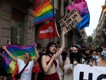 Manifestación a favor de los derechos trans en junio de 2021 en Barcelona.