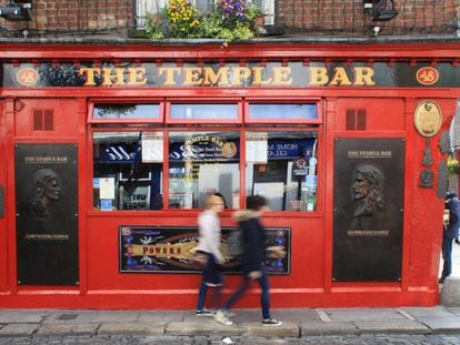 Exterior de The Temple Bar, uno de los bares más conocidos de Dublín.