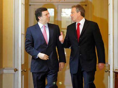 Tony Blair charla con José Manuel Durão Barroso en el verano de 2005 en el número 10 de Downing Street.