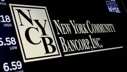 Panel de New York Community Bancorp en la Bolsa de Nueva York, el 31 de enero.