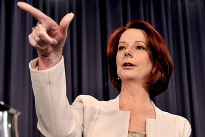 La primera ministra interina de Australia, Julia Gillard, retendrá el poder para el Laborismo al frente del Gobierno gracias al apoyo de los diputados independientes.