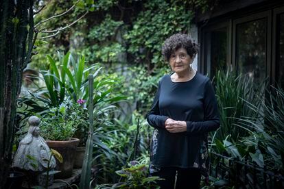 La escritora Margo Glantz, en su casa en Ciudad de México, en 2021.