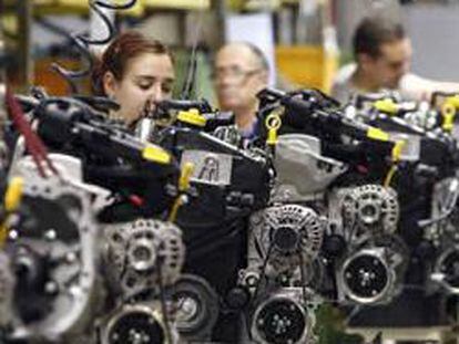 Cadena de montaje de la fábrica de automóviles Renault en Valladolid