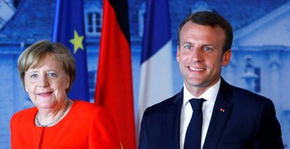 La canciller alemana, Angela Merkel, con el presidente francés, Emmanuel Macron