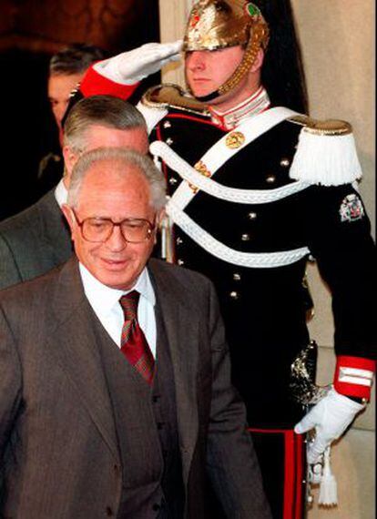 Antonio Maccanico, tras entrevistarse en 1996 con el presidente Scalfaro.