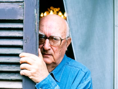 El escritor Andrea Camilleri (1925 - 2019), fotografiado en Roma en el año 2000.