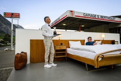 Charles-Henri Thurre, mayor of the city of Saillon, Switzerland, slept on July 14 in an 'anti-idyllic' suite located between a gas station and a street, in an image distributed this Thursday.  It is a conceptual project by Swiss artists Frank and Patrik Riklin entitled 'Null Stern Hotel' (zero star hotel, in German).