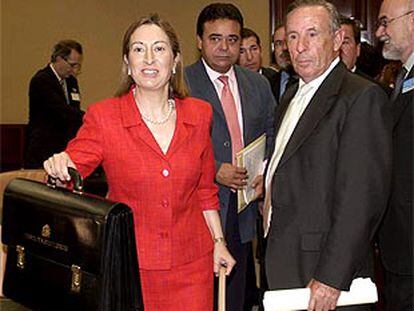 Ana Pastor, junto al presidente de la Comisión de Sanidad del Congreso de los Diputados, Feliciano Blazquez.