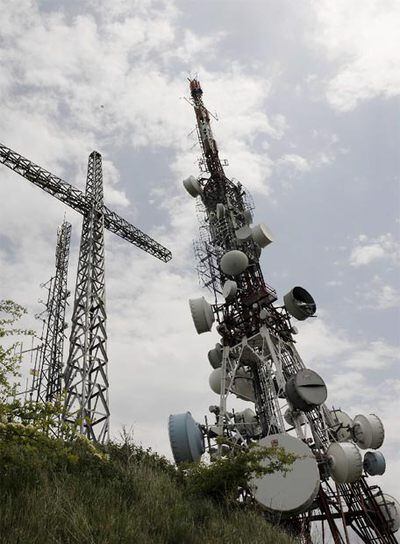 Torres de telecomunicaciones en el monte Zaldiaran (Álava).