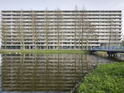 Deflat Kleiburg, en &Aacute;msterdam. 