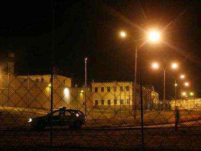 Exterior de la prisión de Picassent (Valencia), la mayor de España y que ha registrado en los últimos días un brote con 133 presos contagiados.