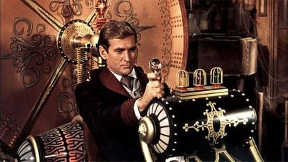 'La máquina del tiempo', de H. G. Wells, es una de las novelas favoritas para los amantes del 'steampunk'. En la imagen, Rod Taylor protagoniza 'El tiempo en sus manos', la adaptación a la gran pantalla de 1960.