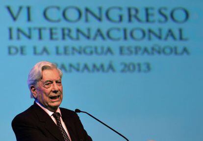 El Nobel Mario Vargas Llosa, durante su intervenci&oacute;n en la apertura en Panam&aacute; del VI Congreso de la Lengua Espa&ntilde;ola. 