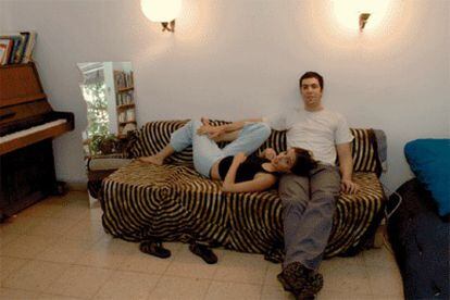Ariel Sherbakovsky, víctima de un atentado en Tel Aviv, y su novia, Sagit Shir.