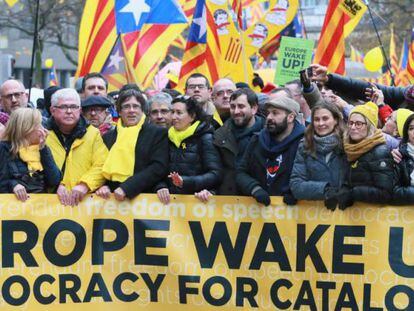 Cabecera de la manifestación en Bruselas.