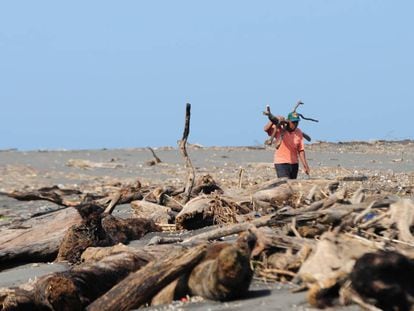 La playa de Monterrico en Guatemala tras el paso de una tormenta. 