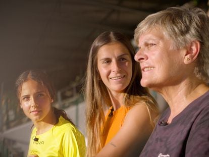 Vídeo | Una ‘pionera’, una profesional y una cadete: el camino del fútbol femenino 53 años tras el primer partido
