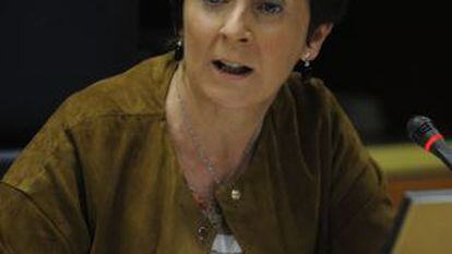 La consejera de Desarrollo Económico y Competitividad, Arantza Tapia, en su comparecencia en el Parlamento vasco.
