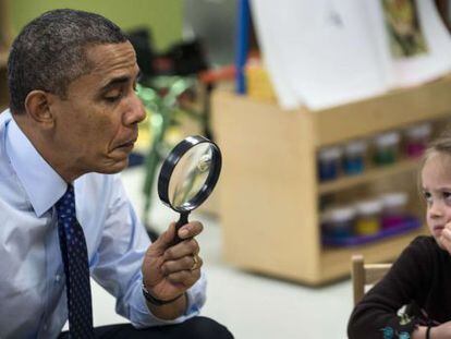 El presidente Obama juega en una guarder&iacute;a de Decatur, Georgia, donde present&oacute; sus iniciativas de educaci&oacute;n.