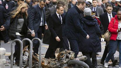 El presidente francés, Emmanuel Macron, en los Campos Elíseos, el pasado 2 de diciembre. 