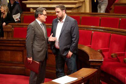 Artur Mas y Oriol Junqueras en un pleno del Parlament.