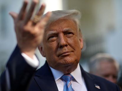 El presidente Donald Trump ayer antes de viajar a Texas.