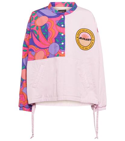 Isabel Marant inyecta una dosis de positividad a la nueva temporada con esta chaqueta oversize edulcorada con paneles patchwork y un colorido estampado. Un vibrante diseño para celebrar la vuelta a la rutina. 343€ 