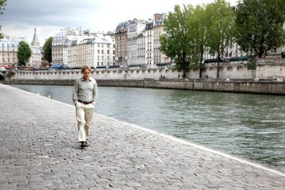 Owen Wilson viaja a su París favorito, el de los locos años veinte, en 'Midnight in Paris'.