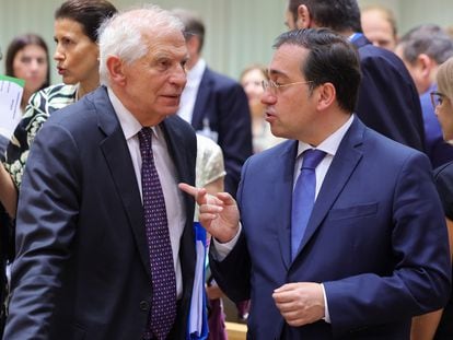 El alto representante para Política Exterior de la UE, Josep Borrell, y el ministro español de Asuntos Exteriores, José Manuel Albares, el 20 de julio en Bruselas.