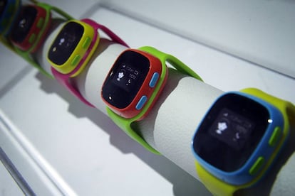 Muestrario de smartwatches infantiles.