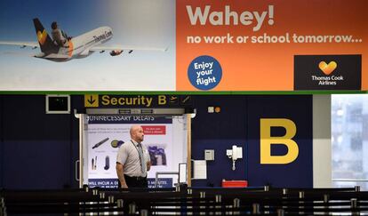 Carteles de Thomas Cook en el aeropuerto de Manchester