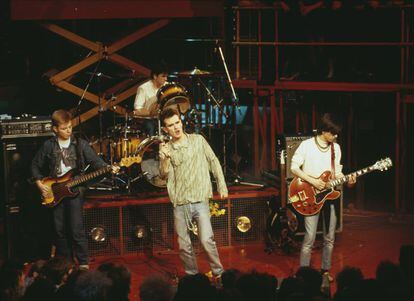 Andy Rourke, Mike Joyce, Morrissey y Johnny Marr, integrantes de The Smiths, en 1984.