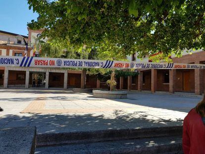 La Policía Nacional registra el Ayuntamiento de Las Rozas.