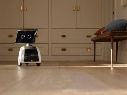 El robot doméstico Astro, disponible solo en EE UU, salió a la venta el año pasado.