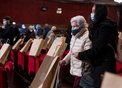 Asistentes, el miércoles, al monólogo de Santi Rodríguez en el teatro EDP Gran Vía, de Madrid.