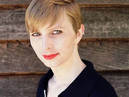 Foto de Chelsea Manning publicada en su cuenta de Twitter al día siguiente de salir de prisión.