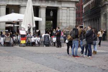 Turistas en el centro de Madrid. EFE/Archivo