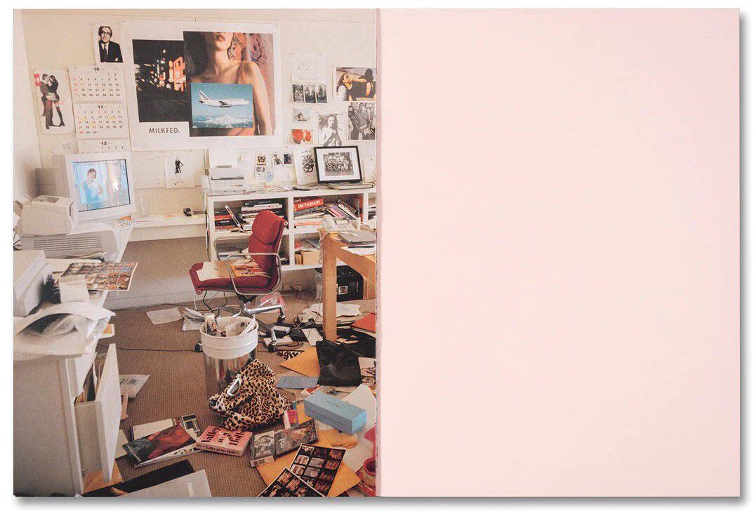 Una página del libro 'Archive', que inspira las habitaciones de las adolescentes.