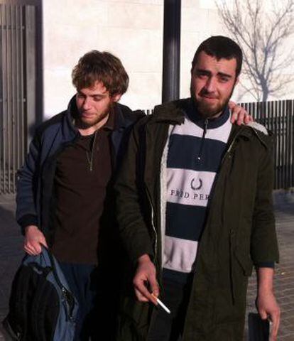 Marc Bullón y Jorge Navarro, tras quedar en libertad.