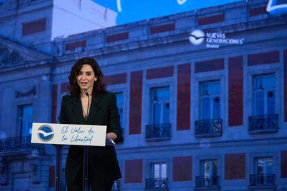 La presidenta de la Comunidad de Madrid, Isabel Díaz Ayuso, durante el acto de clausura del XIII Congreso Autonómico Extraordinario de Nuevas Generaciones del PP, en el Auditorio Adolfo Suárez (Madrid).