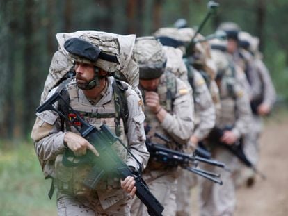 Miembros de la Infantería de Marina española en unas maniobras de la OTAN en Letonia.