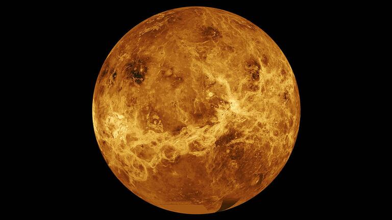 Esta imagen es un compuesto de datos de la nave espacial Magellan de la NASA y el Pioneer Venus Orbiter. NASA / JPL-Caltech
